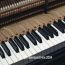 Wurlitzer EP200 polished keys close up